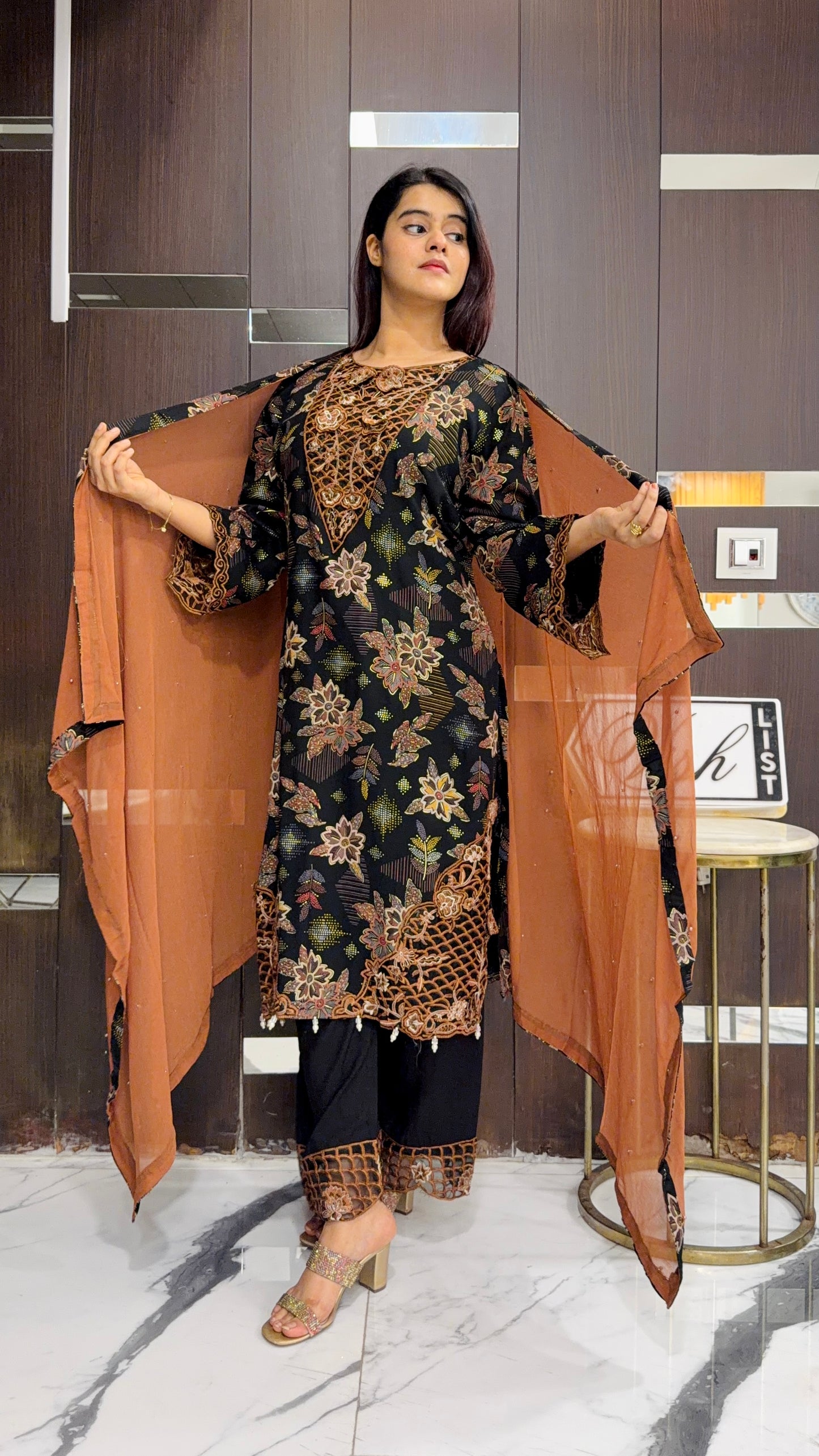 Gul Pakistani Suit 06
