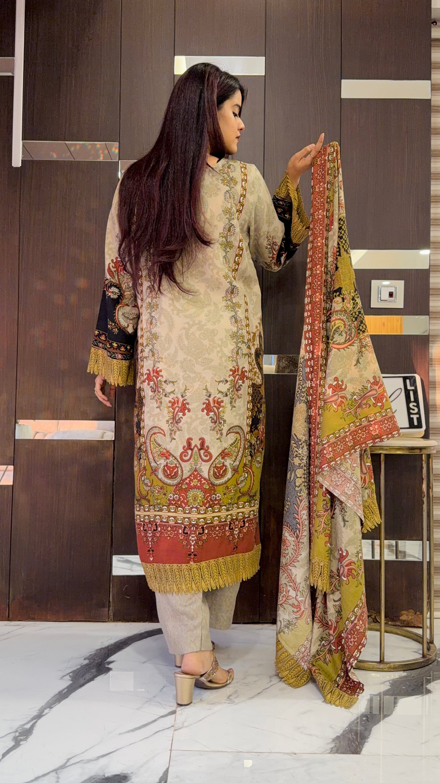 Pashmina Pakistani Suit 02