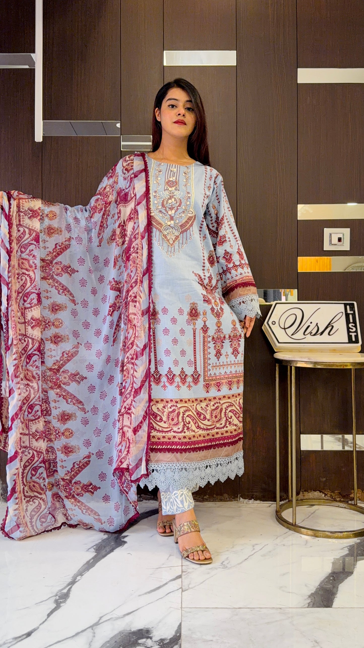 Bilkis Pakistani Lawn Set 08
