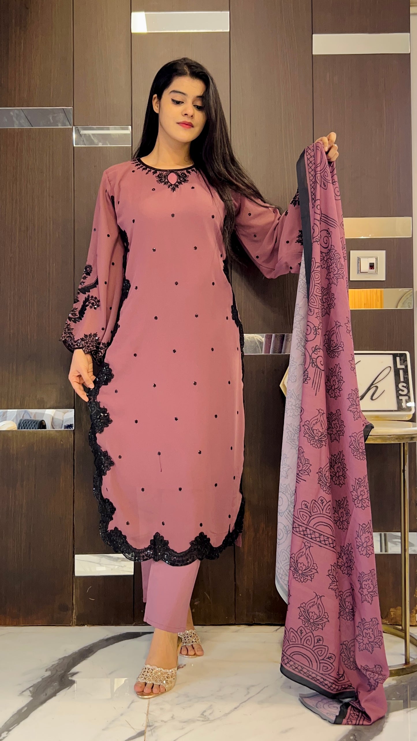 Zoya Semi-Formal Pakistani Suit 03
