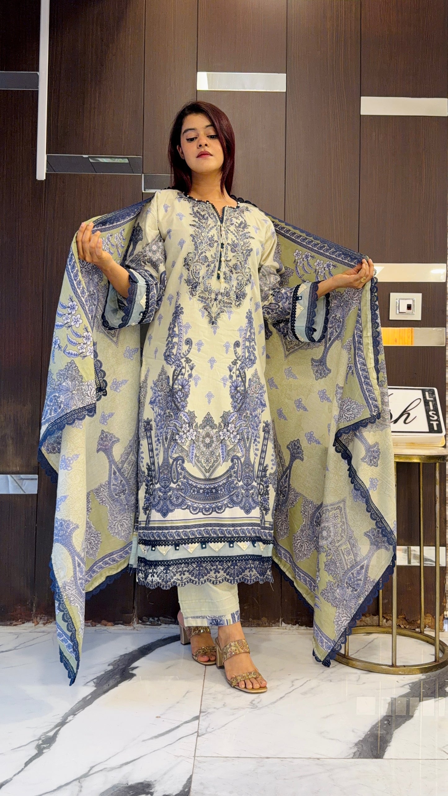 Shamah Pakistani Lawn Set 03