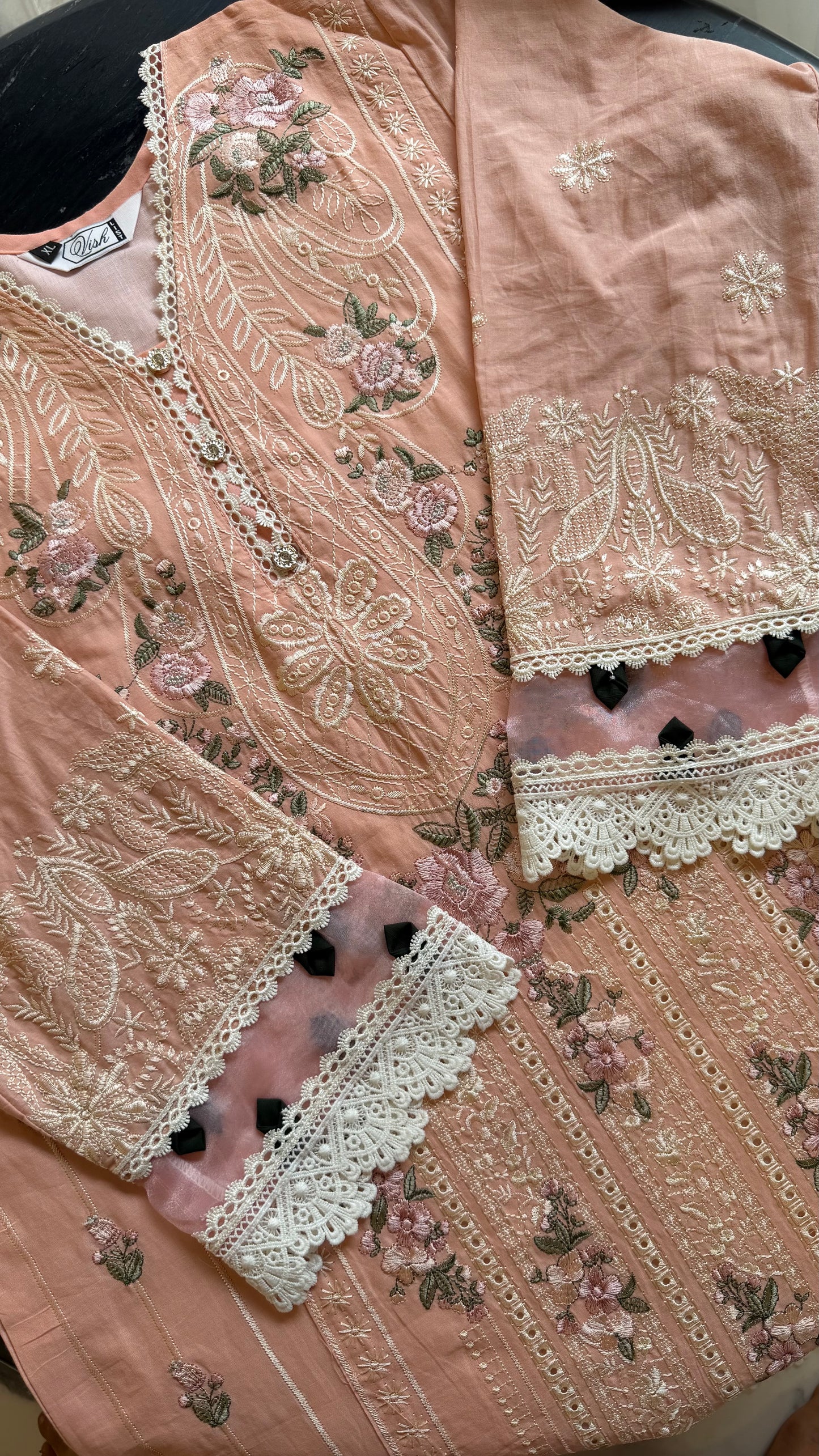 Anah Pakistani Lawn Set 06