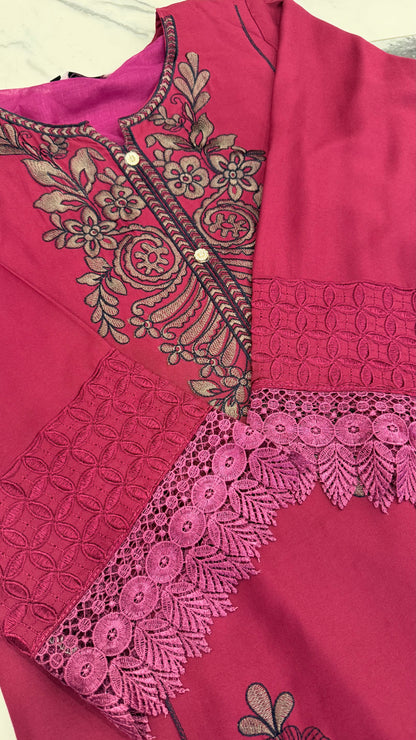 Shafa Pakistani Lawn Set 02