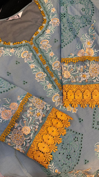 Dananeer Pakistani Luxe Lawn Set 04