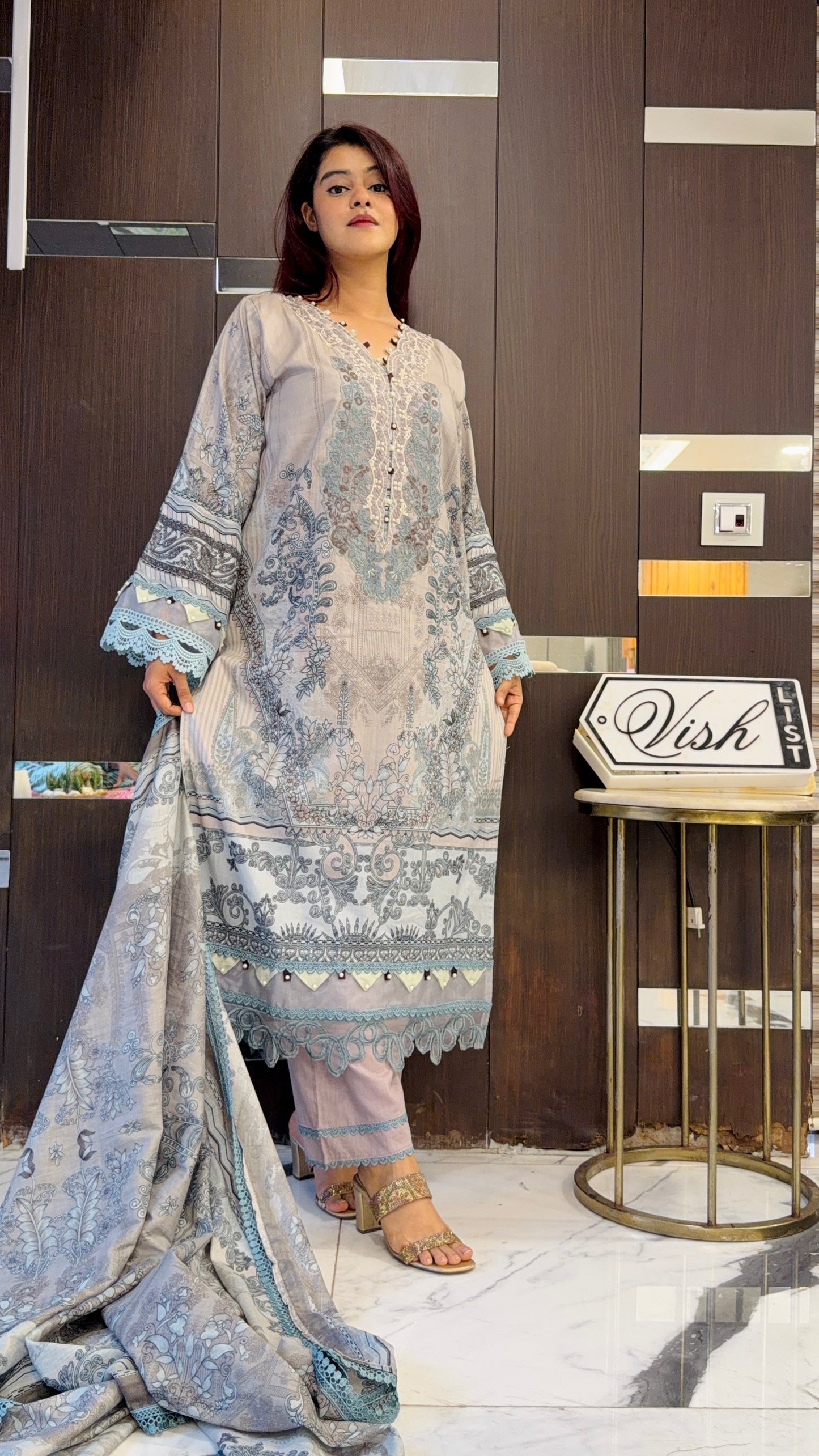 Shamah Pakistani Lawn Set 05
