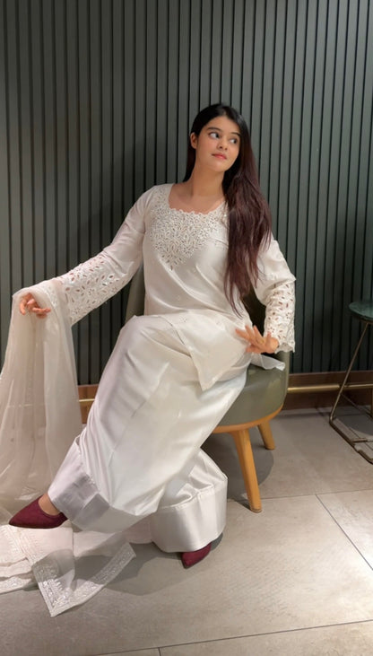 Ayra Farshi Salwar Suit 01