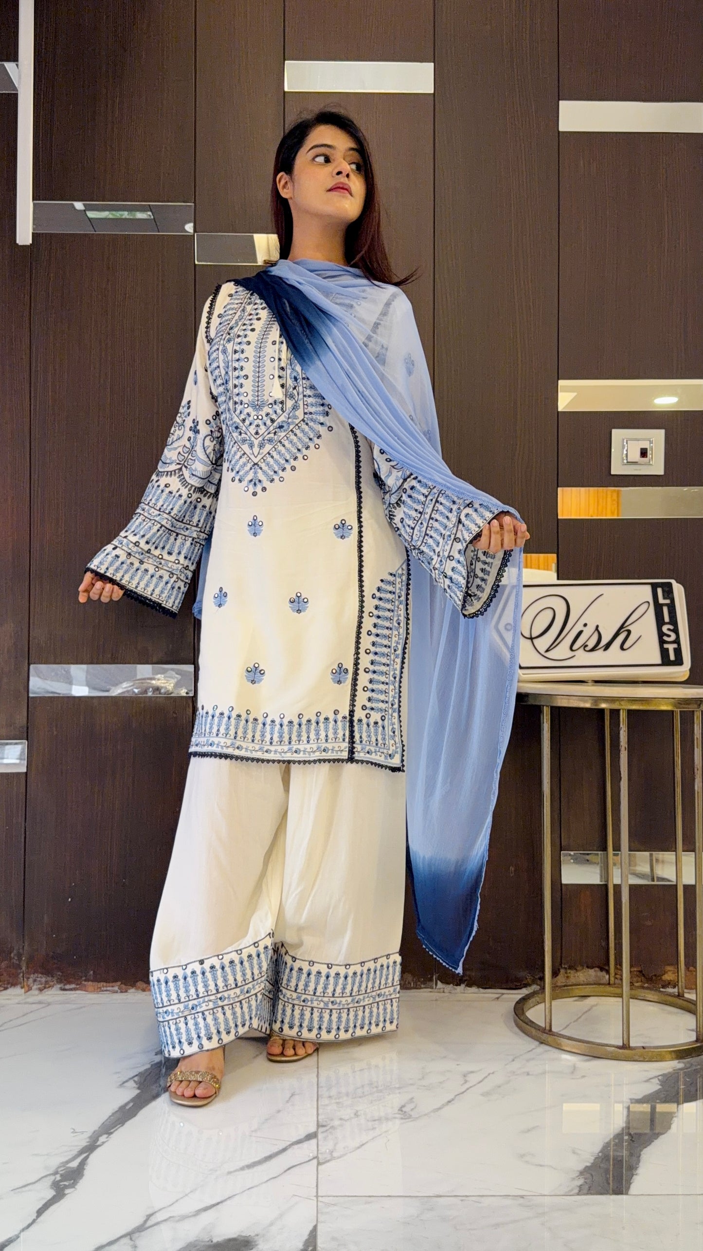 Jugnu Pakistani Farshi Salwar Set 04