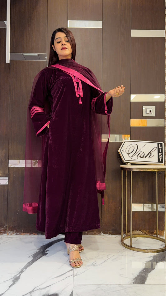 Khwaab Pakistani Velvet Suit 01