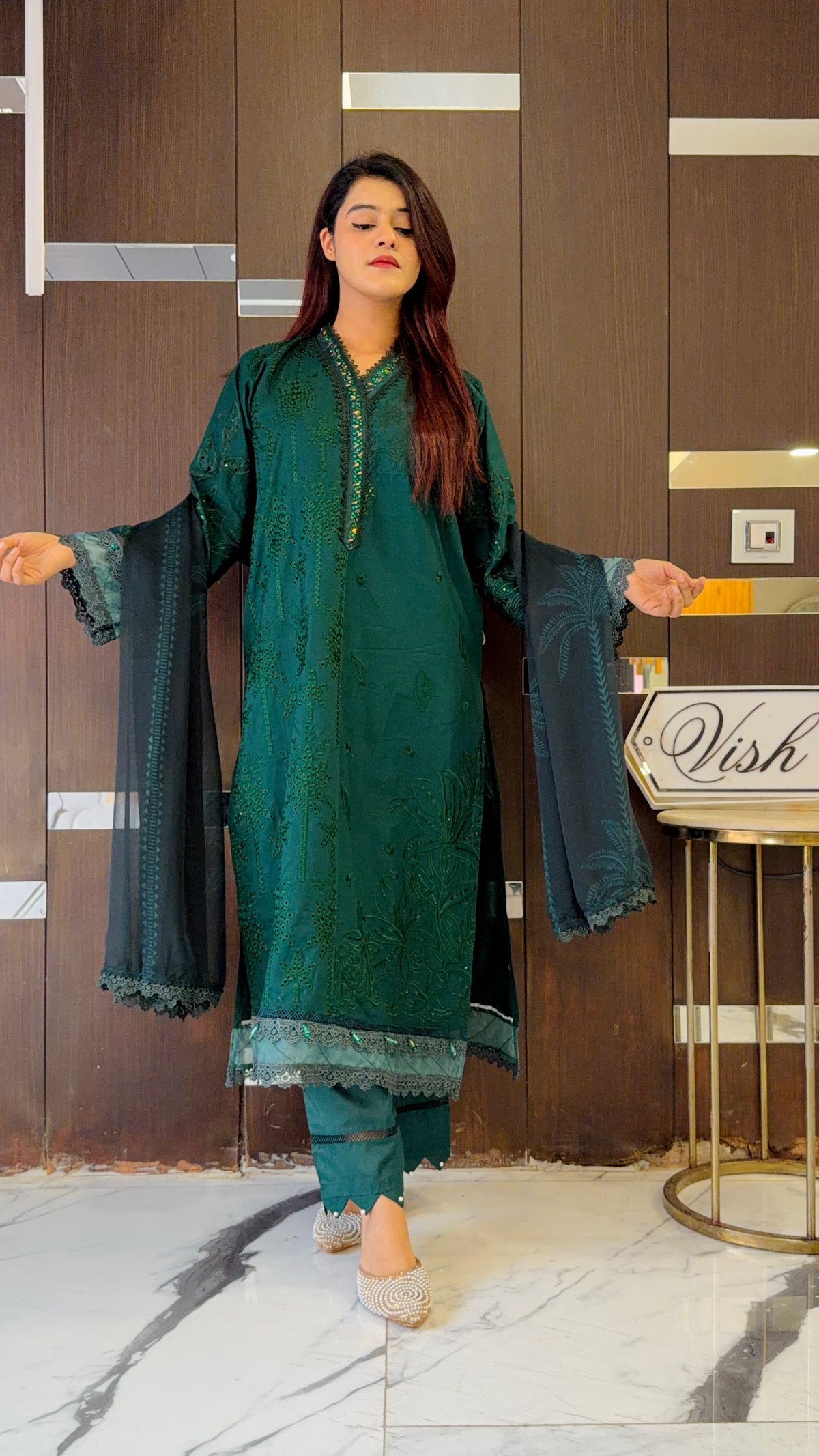 Izmir Pakistani Luxe Lawn Set 06