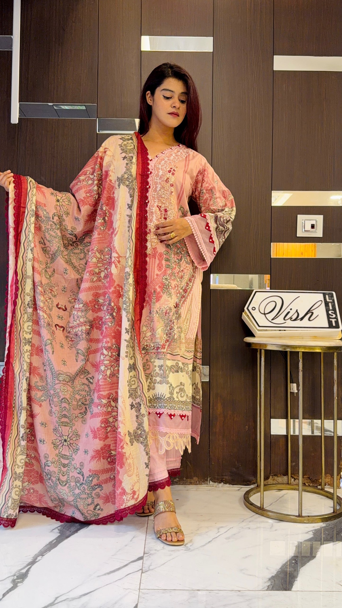 Shamah Pakistani Lawn Set 04