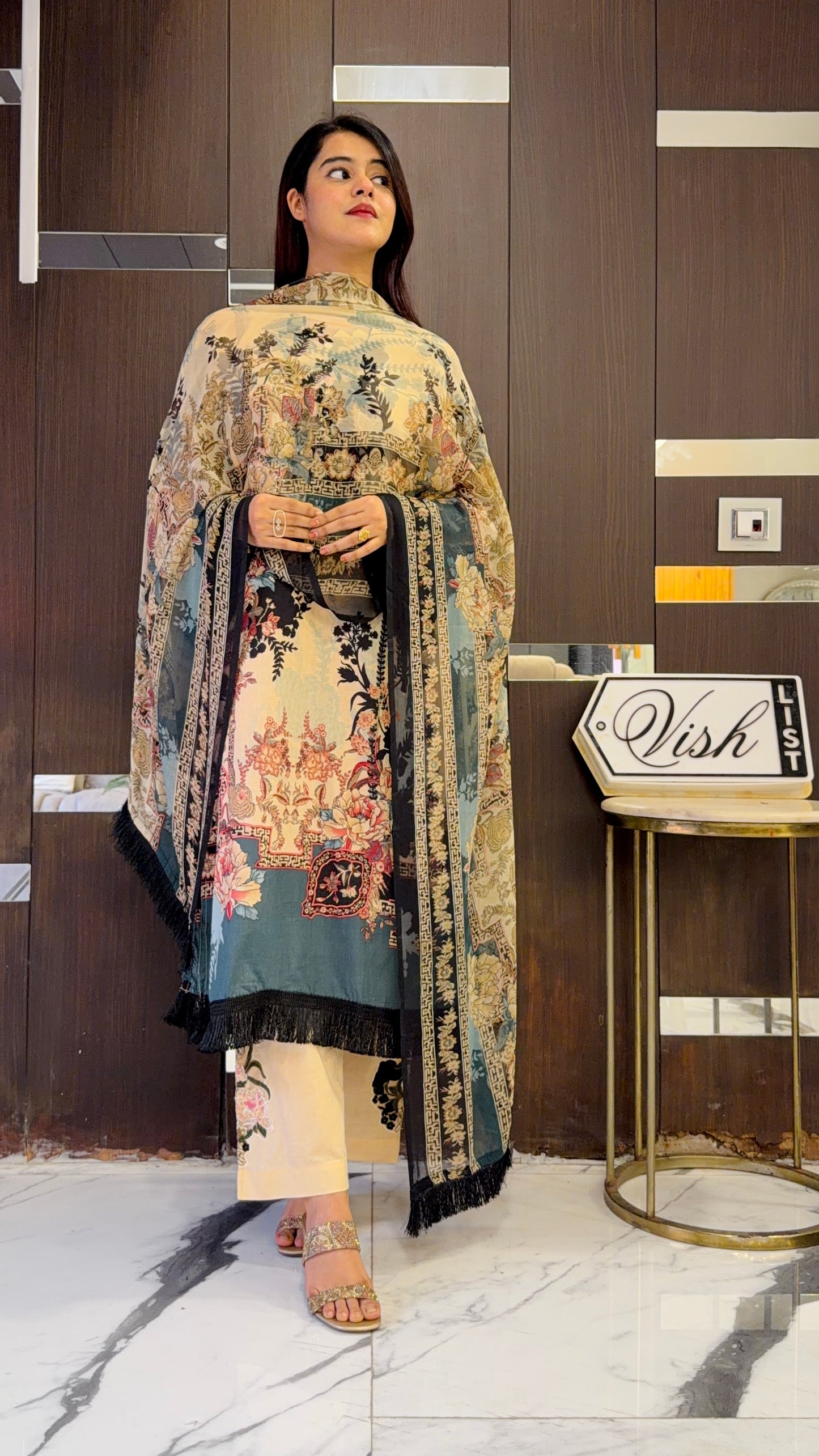 Bilkis Pakistani Lawn Set 09