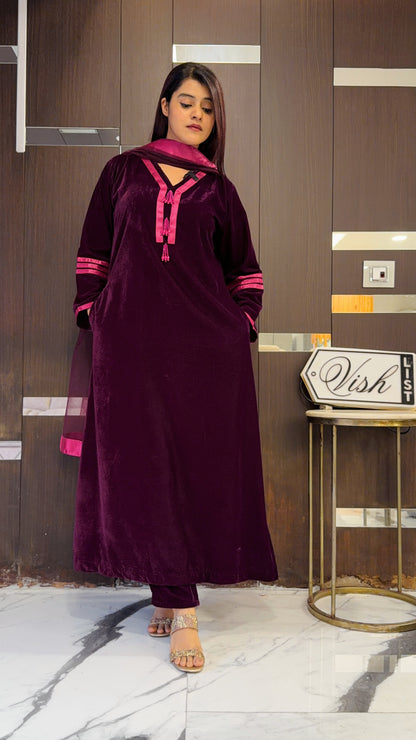 Khwaab Pakistani Velvet Suit 01