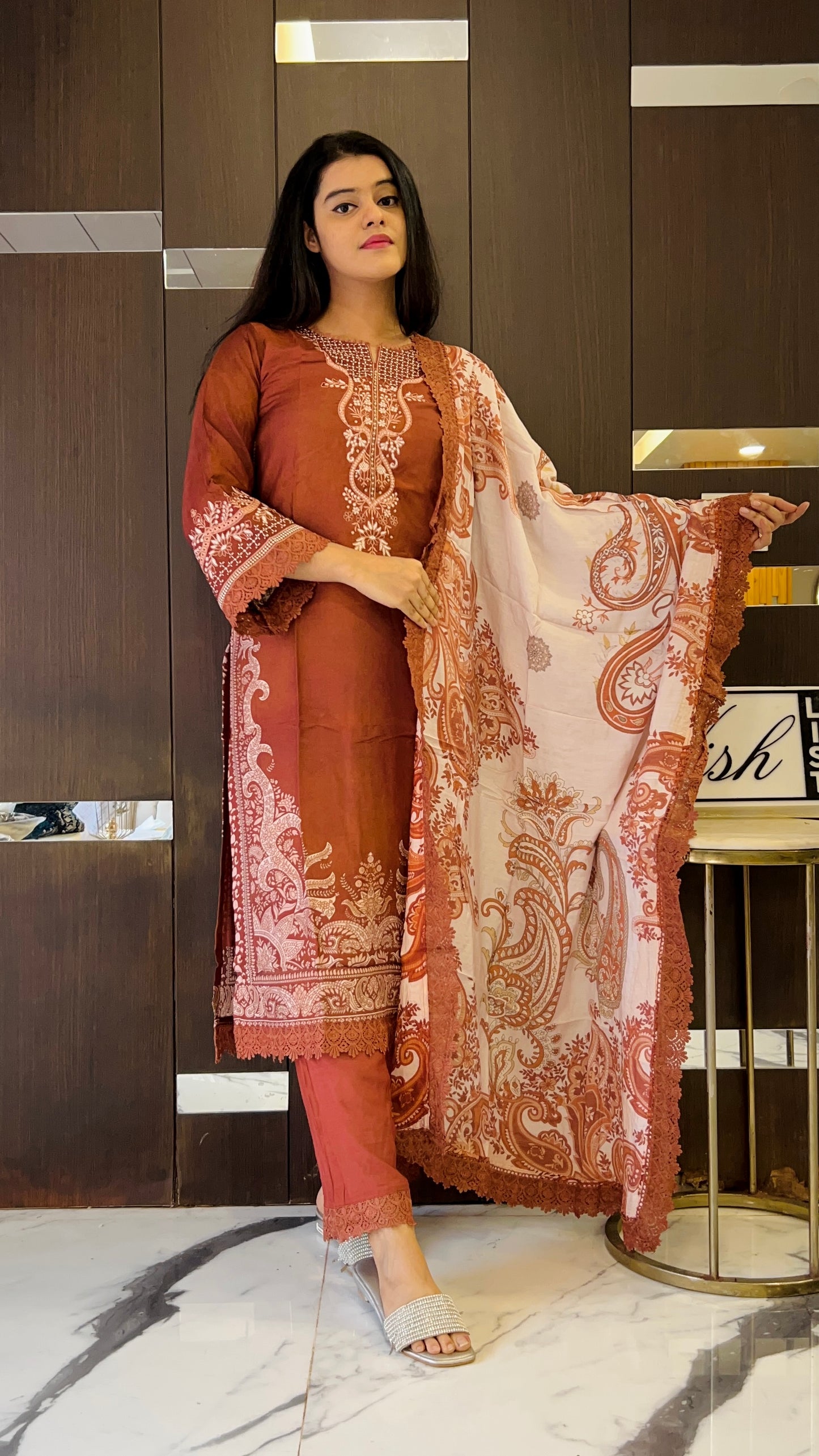 Zeenat Pakistani Muslin Suit 02