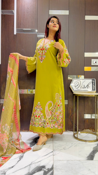 Pari Pakistani Kaftan Set 16
