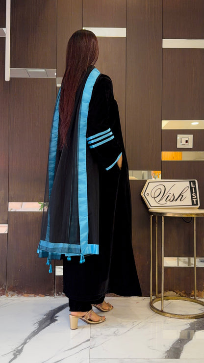 Khwaab Pakistani Velvet Suit 02