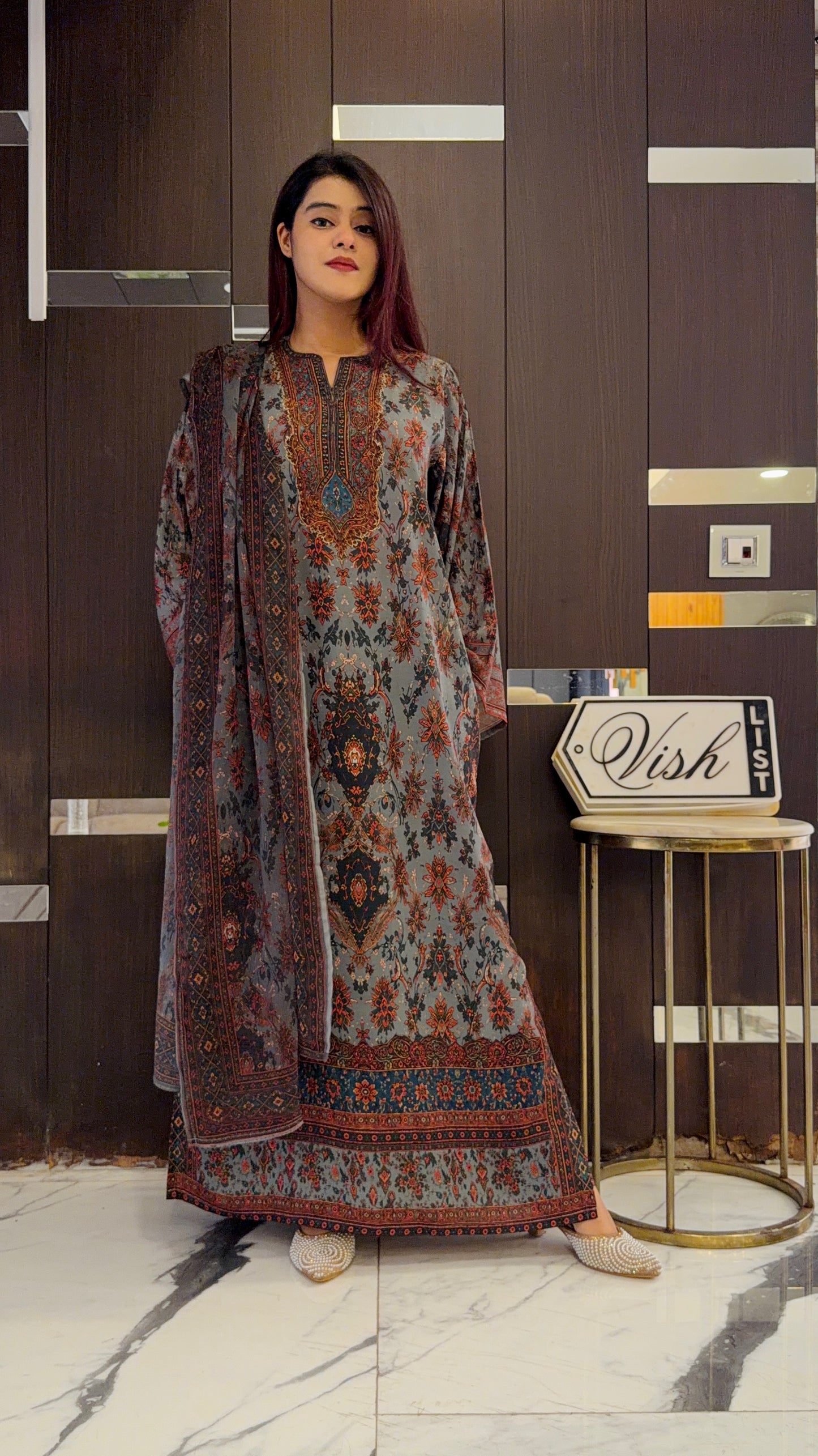 Poash Kashmiri Kaftan 01