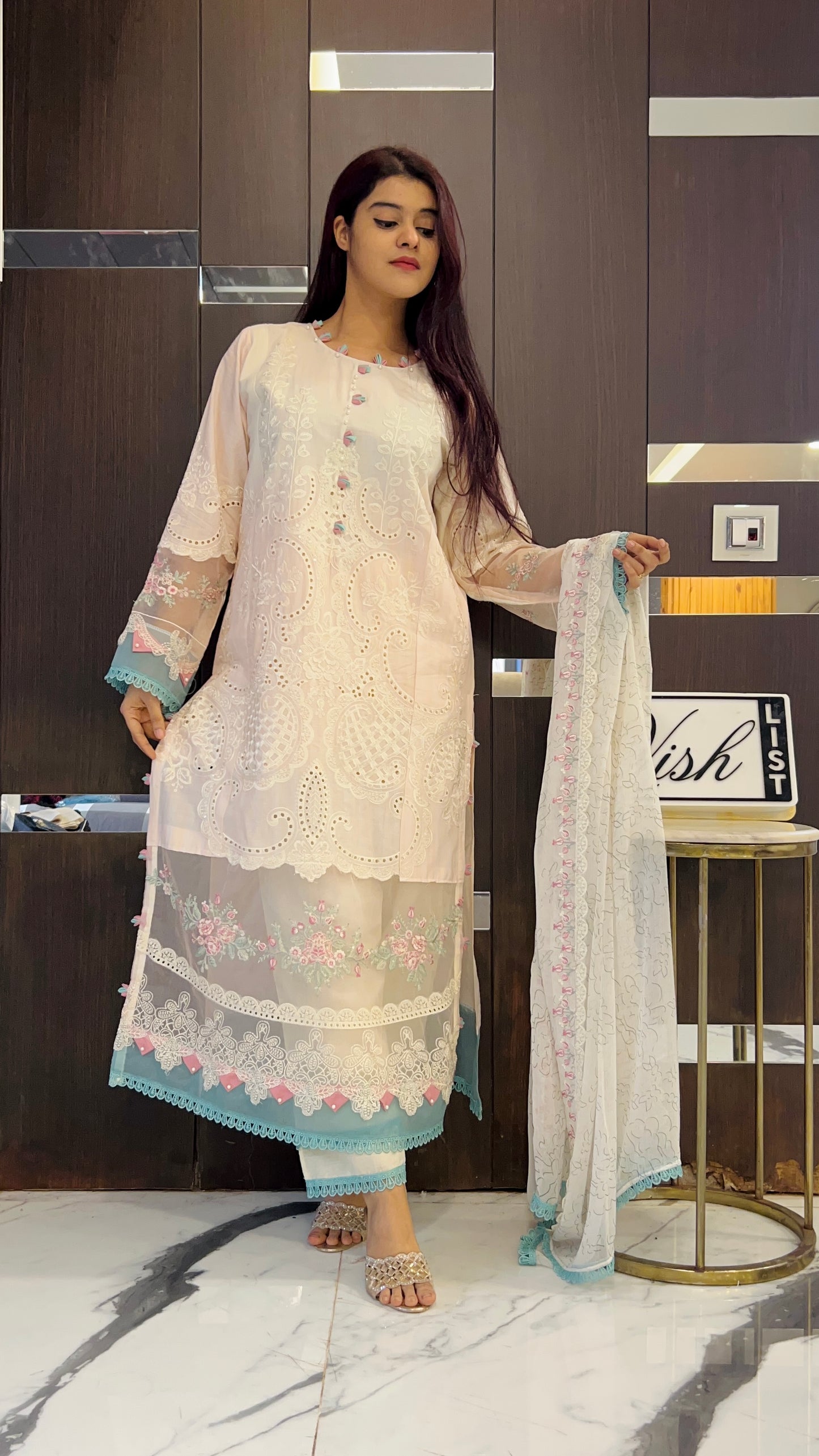 Hafza Pakistan Luxe Lawn Set 04