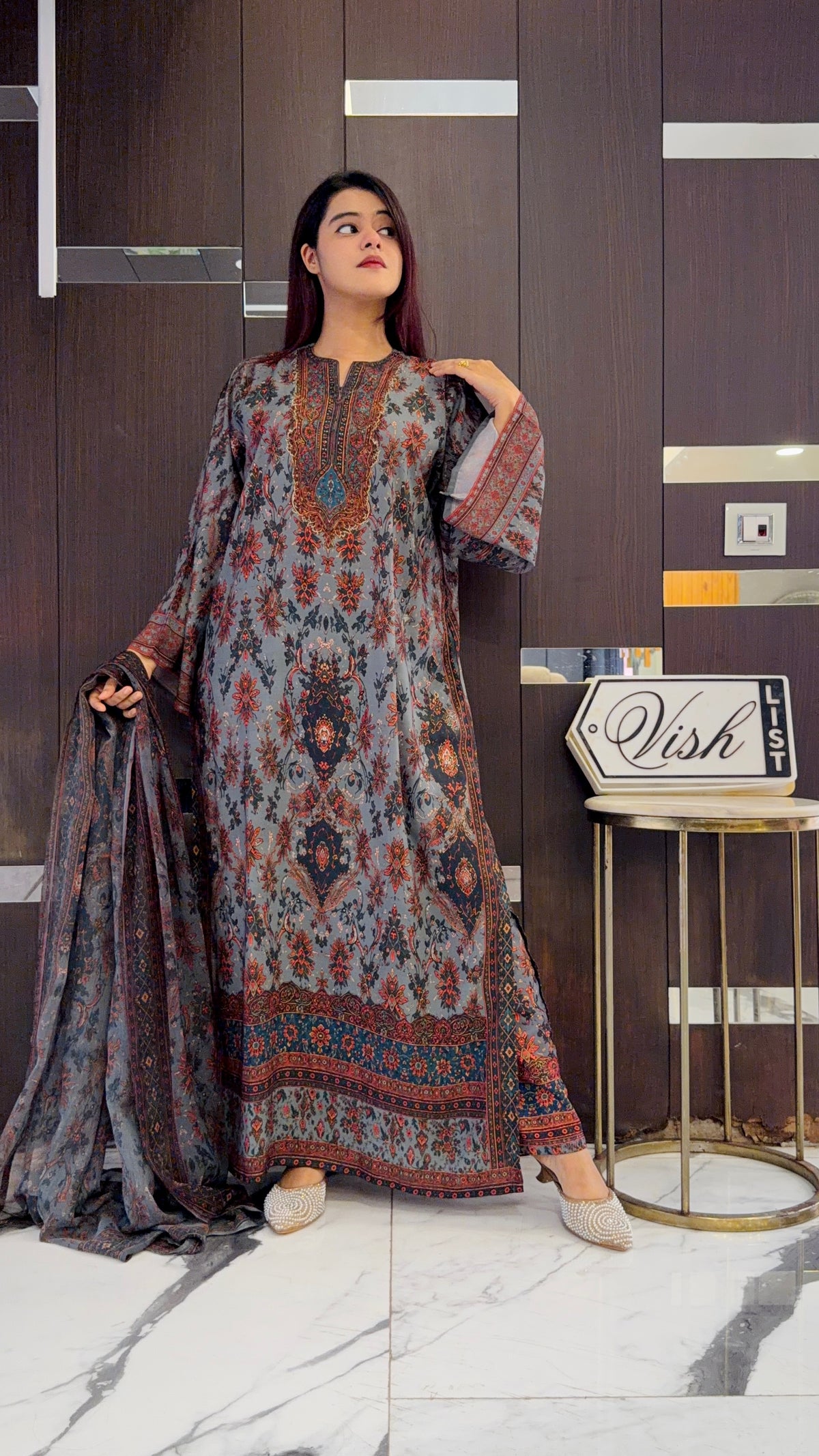 Poash Kashmiri Kaftan 01