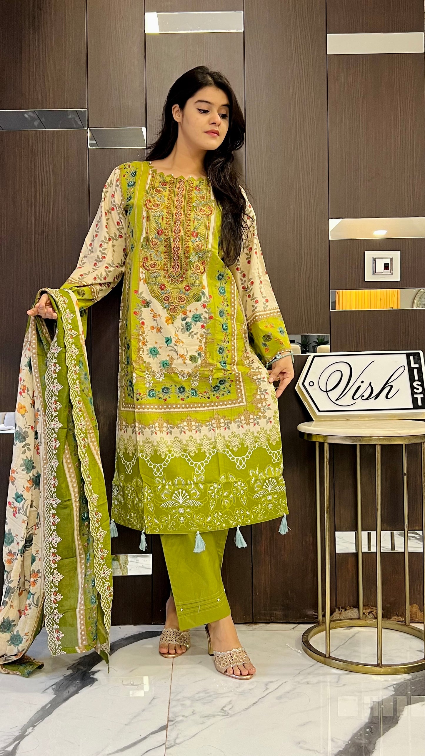 Afroze Pakistani Lawn Set LS 02