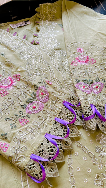 Hania Pakistani Luxe Lawn Set 05