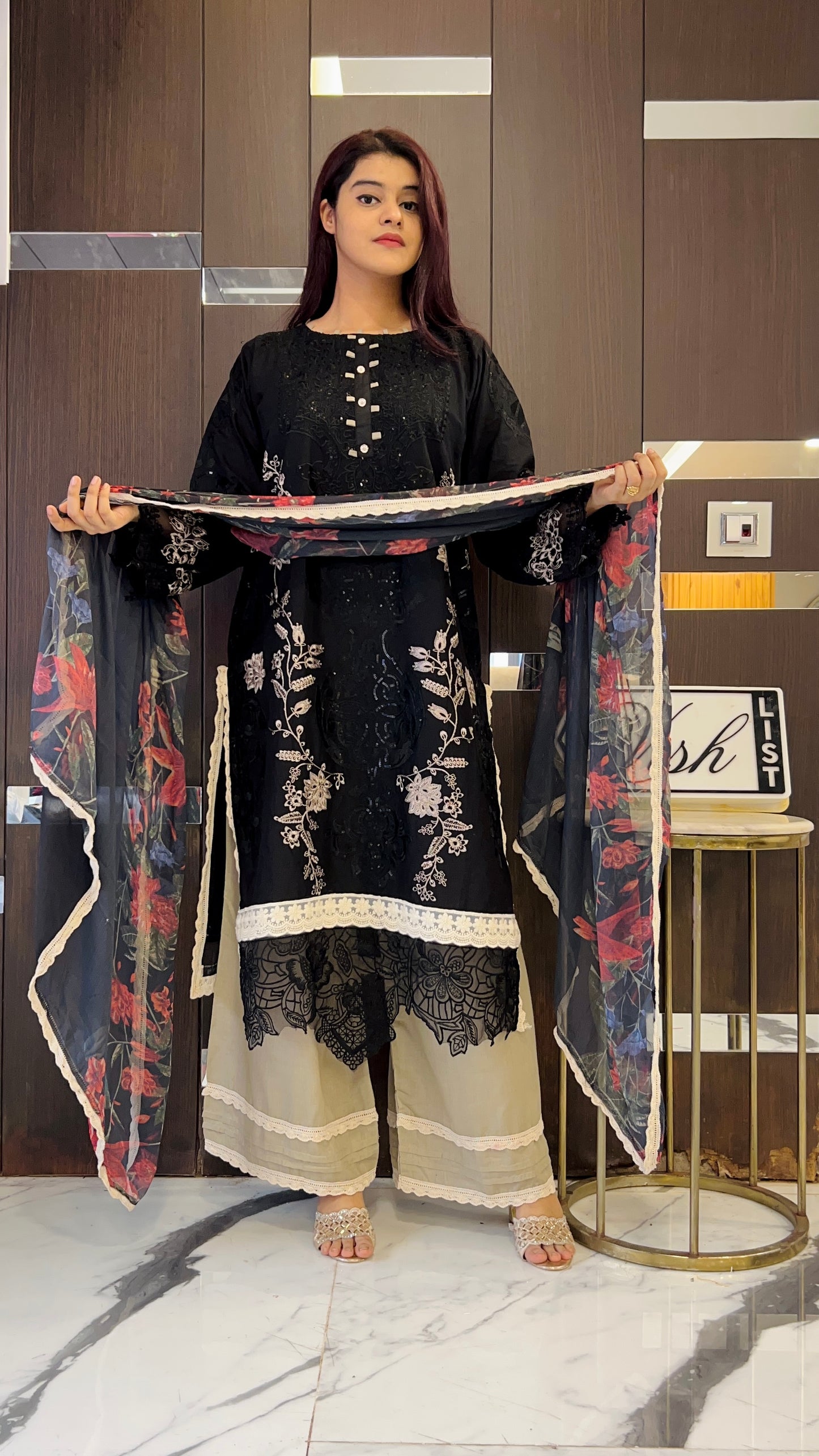 Hafza Pakistan Luxe Lawn Set 02