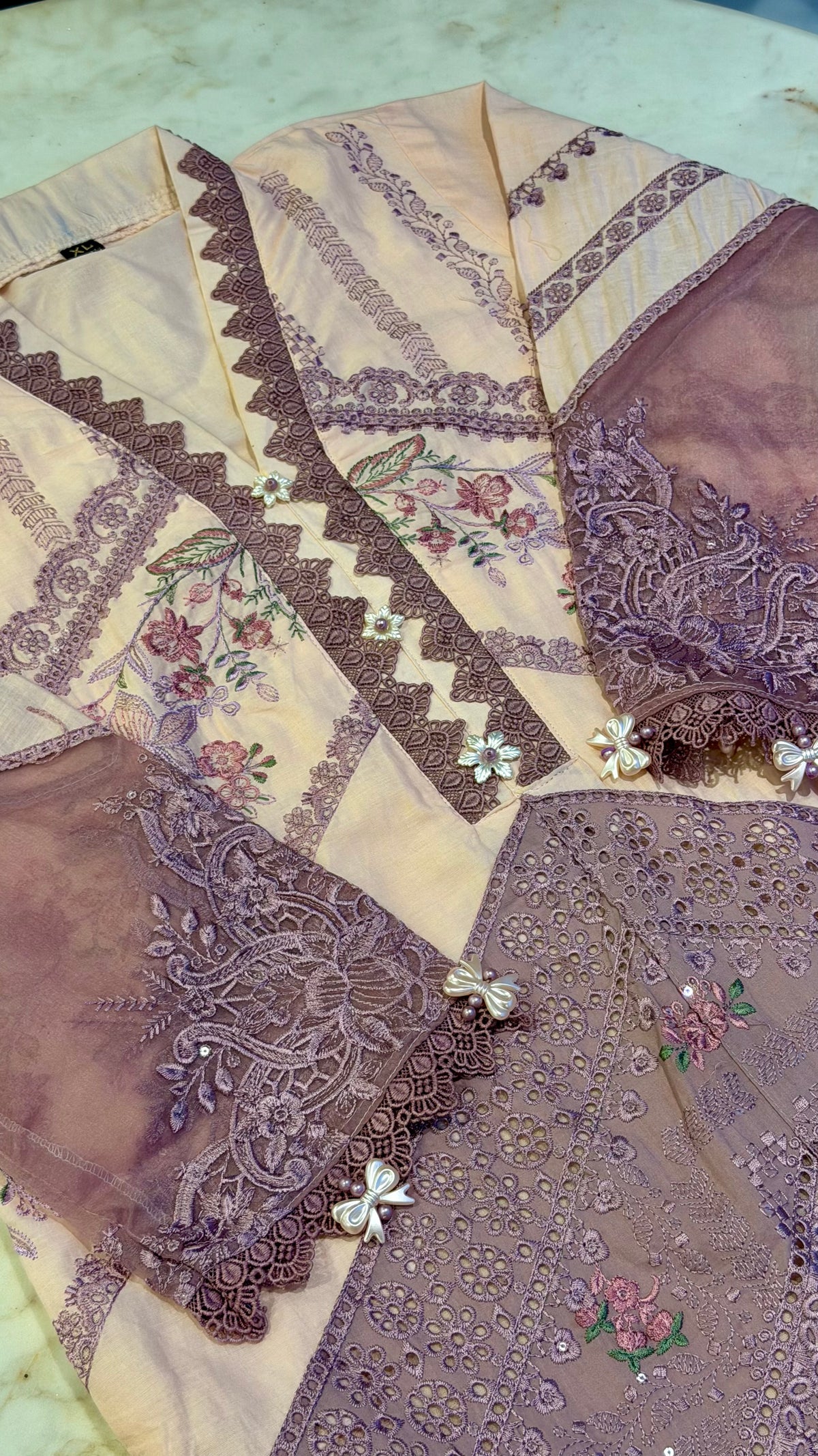 Kifara Pakistani Luxe Lawn Set 05