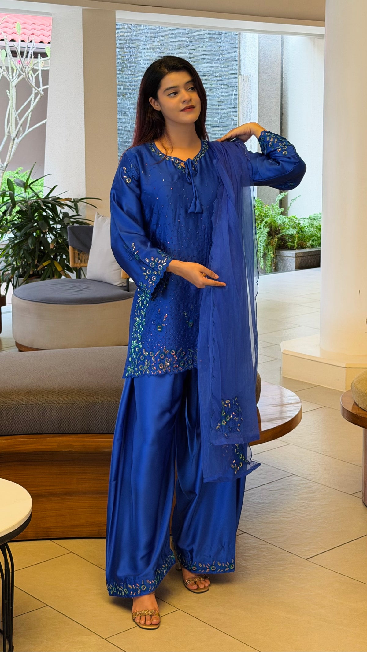 Dureshehwar Pakistani Farshi Salwar 01