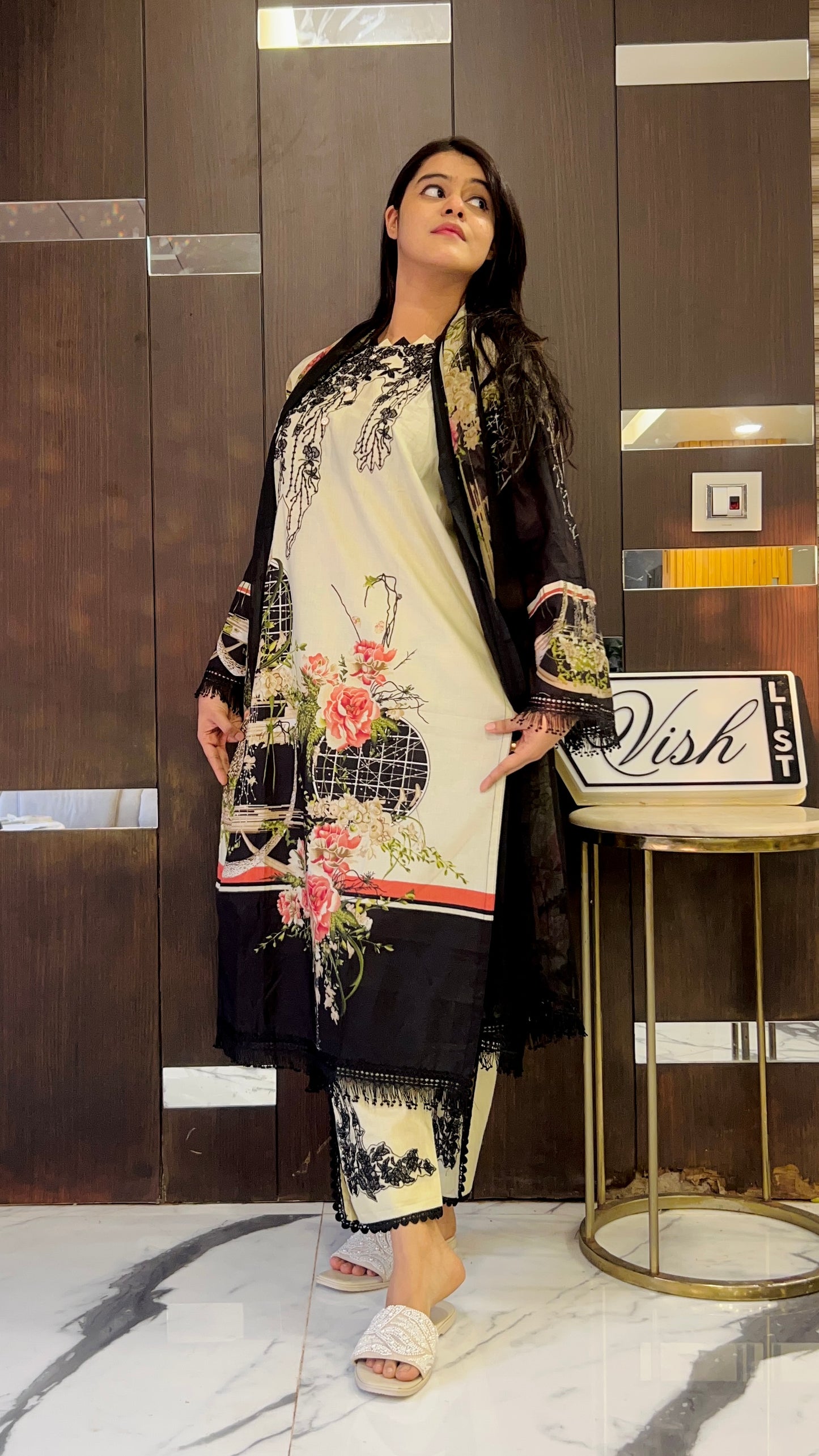 Suhani Pakistani Lawn Set LS 05