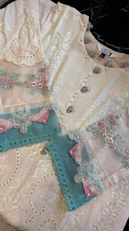 Hafza Pakistan Luxe Lawn Set 04