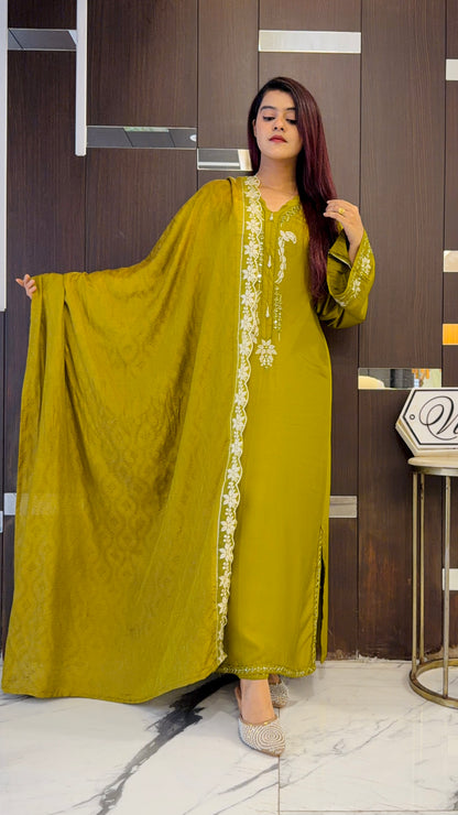 Pari Pakistani Kaftan Set 05