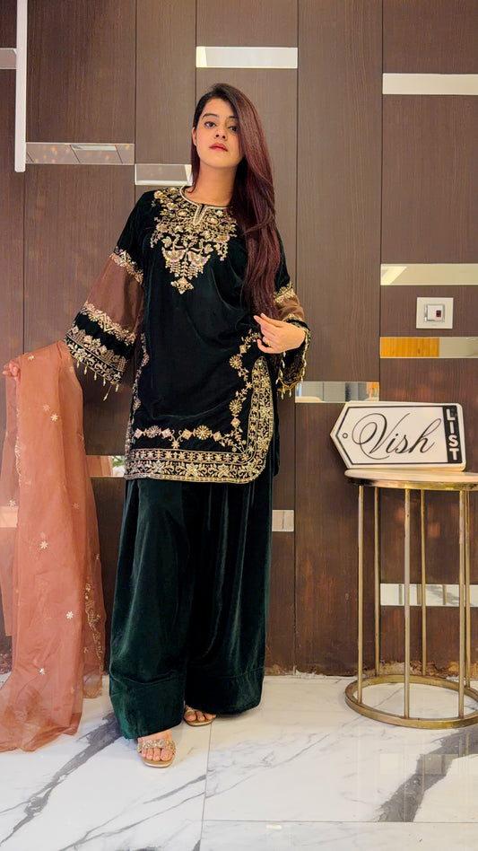 Zoya Velvet Farshi Salwar Suit 01