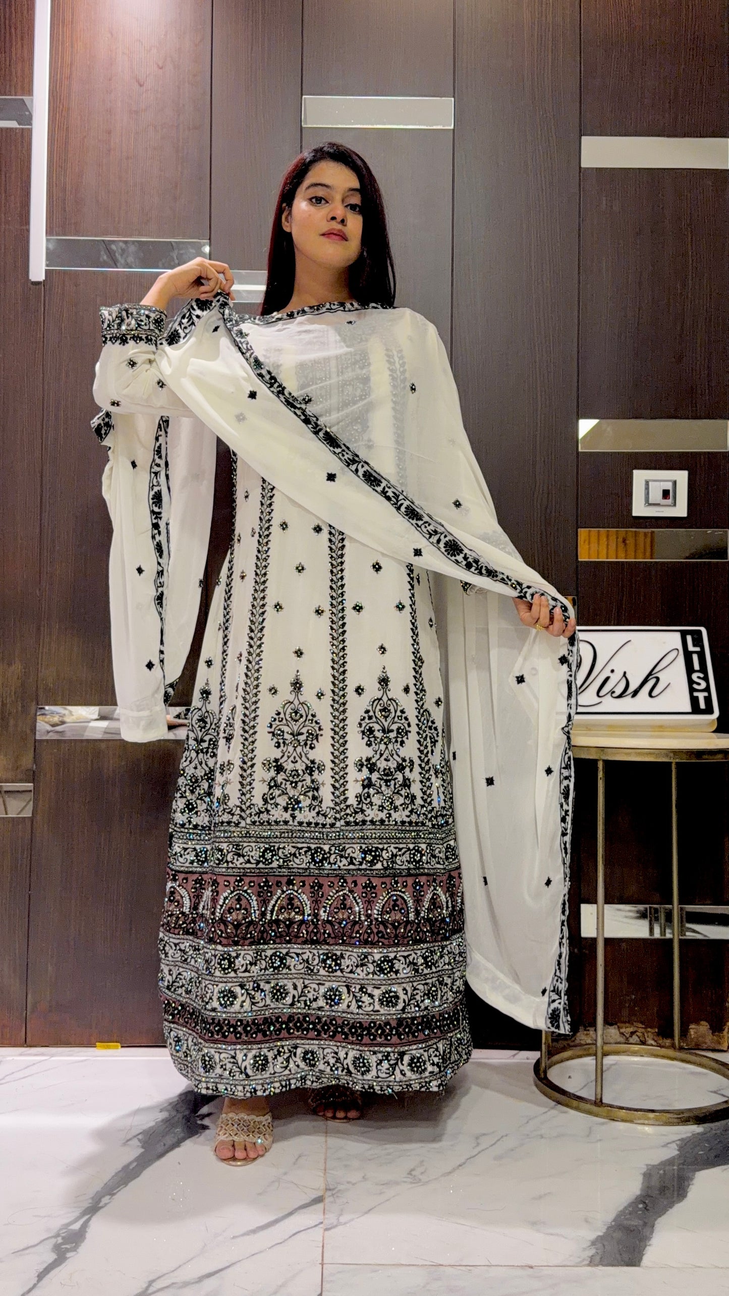 Zafrah Pakistani Formal Gown 01