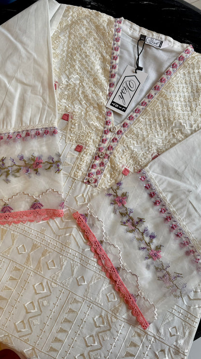 Anah Pakistani Lawn Set 01