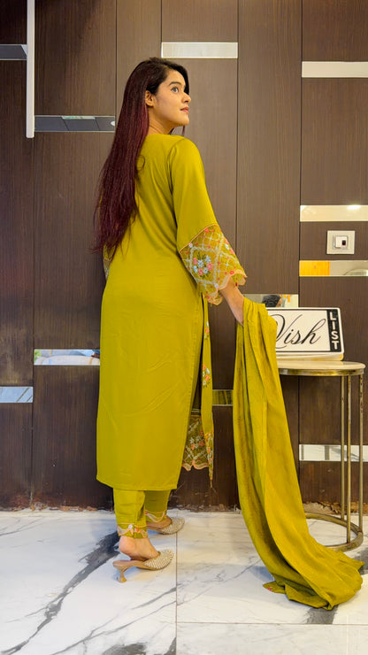 Pari Pakistani Kaftan Set 21