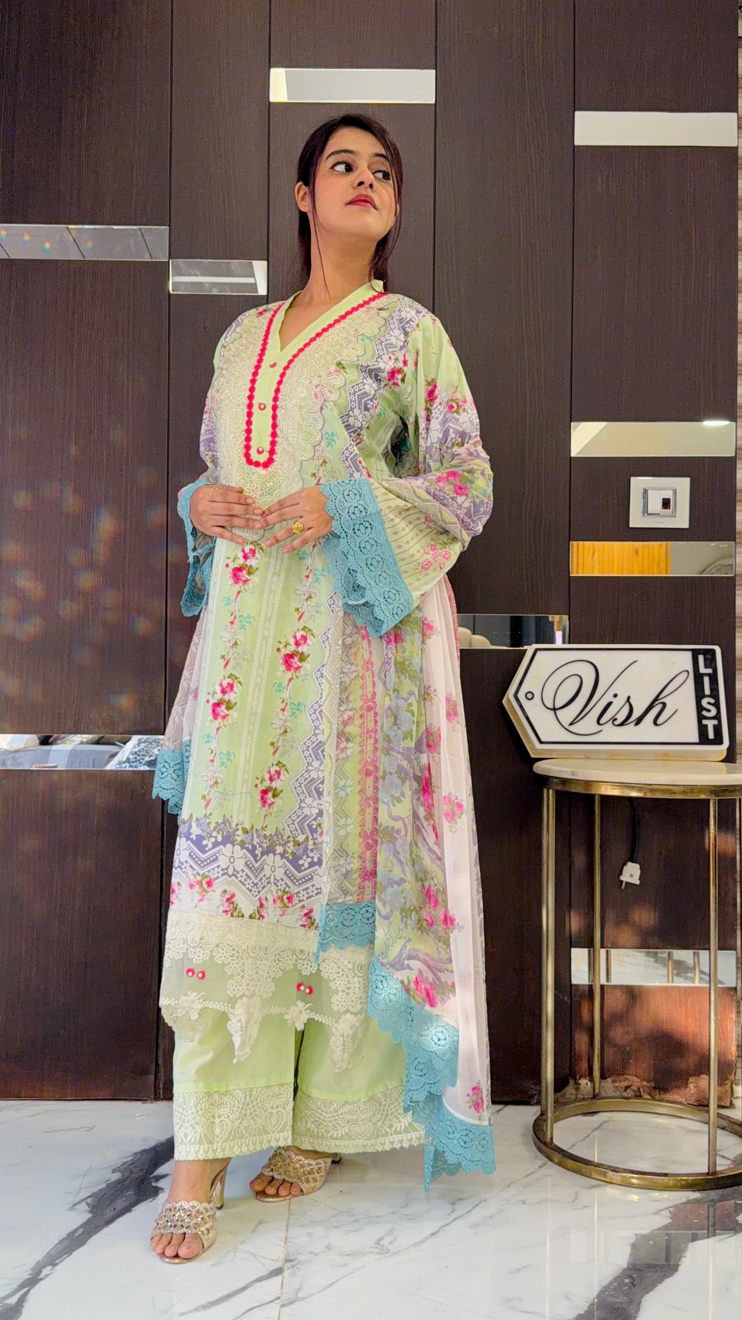 Irha Pakistani Lawn Set 05