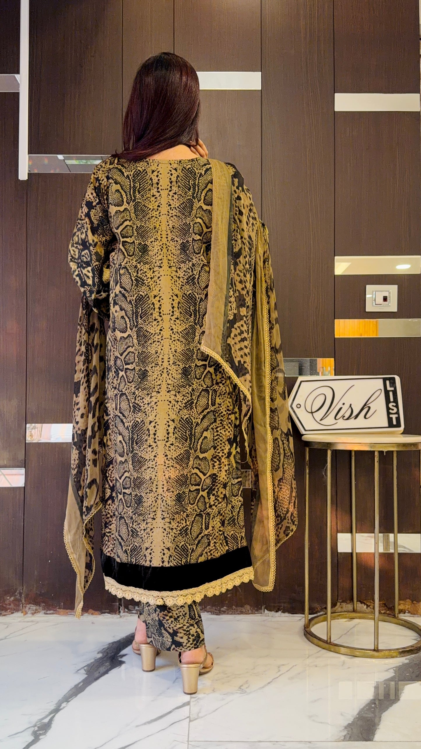 Masoom Pakistani Lawn Set 01