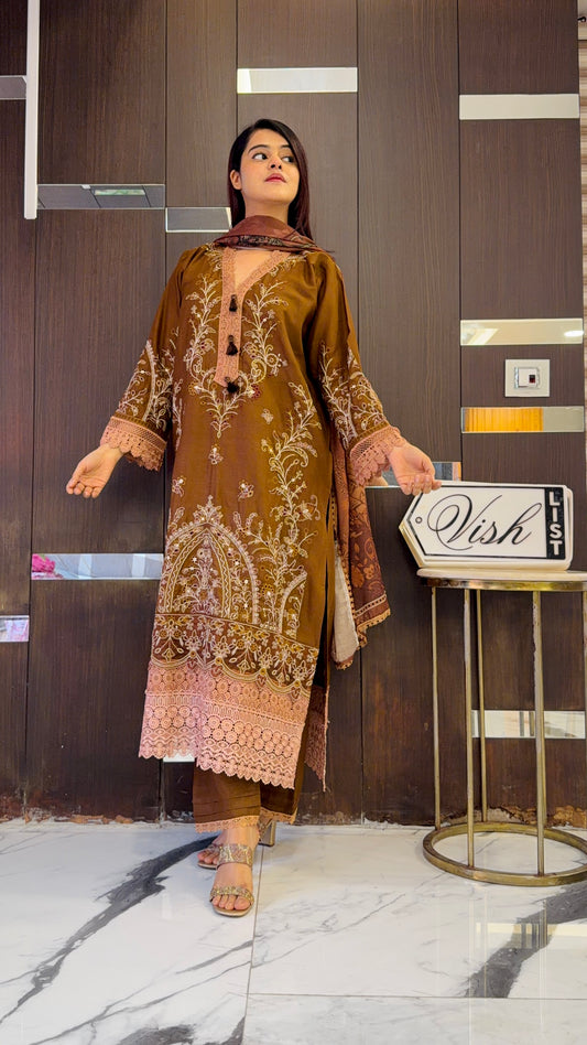 Dananeer Pakistani Luxe Lawn Set 09
