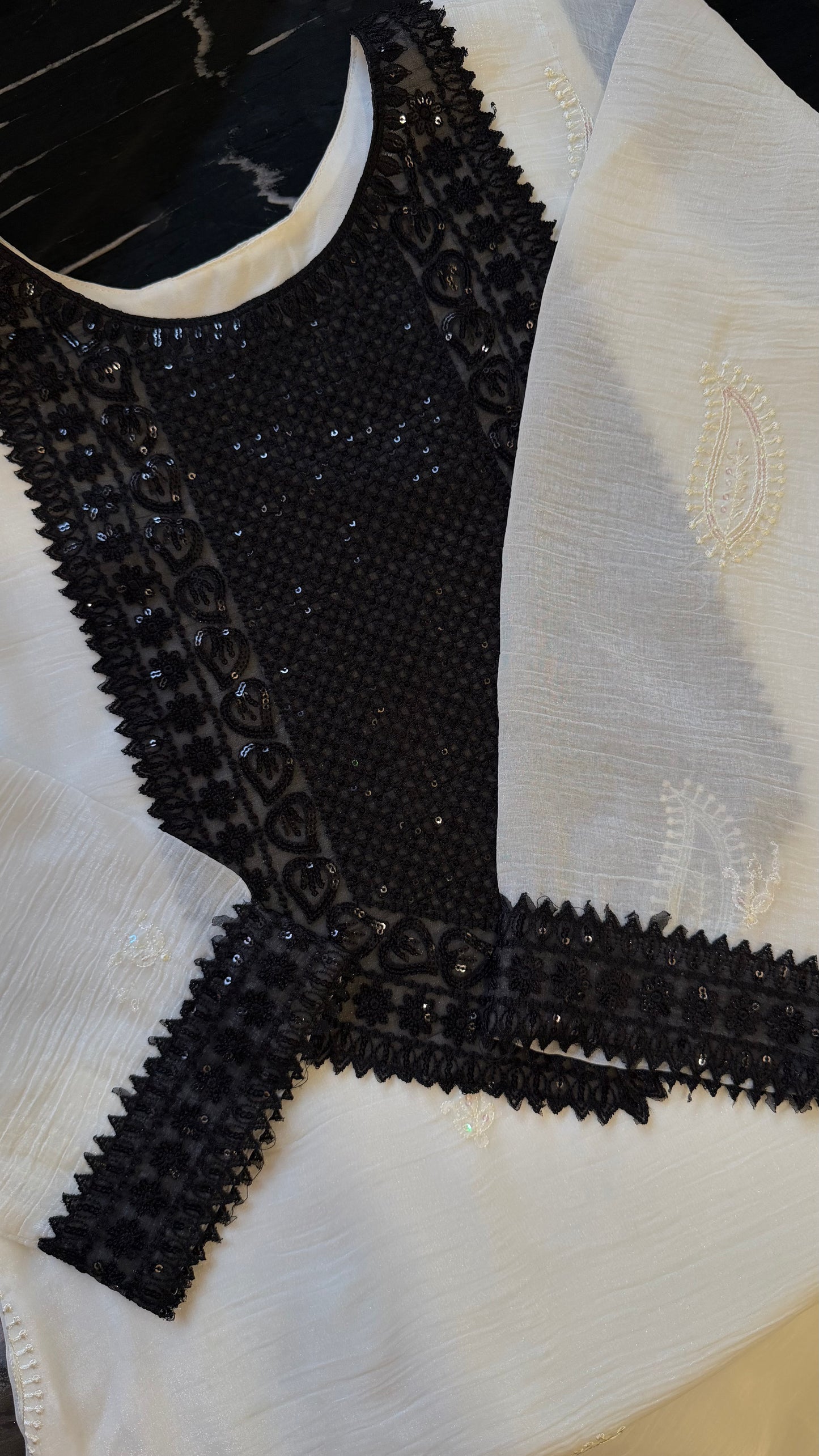 Yumna Pakistani Formal Set 01