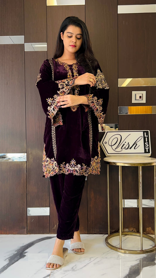 Zaheen Pakistani Velvet Suit 07 (purple)