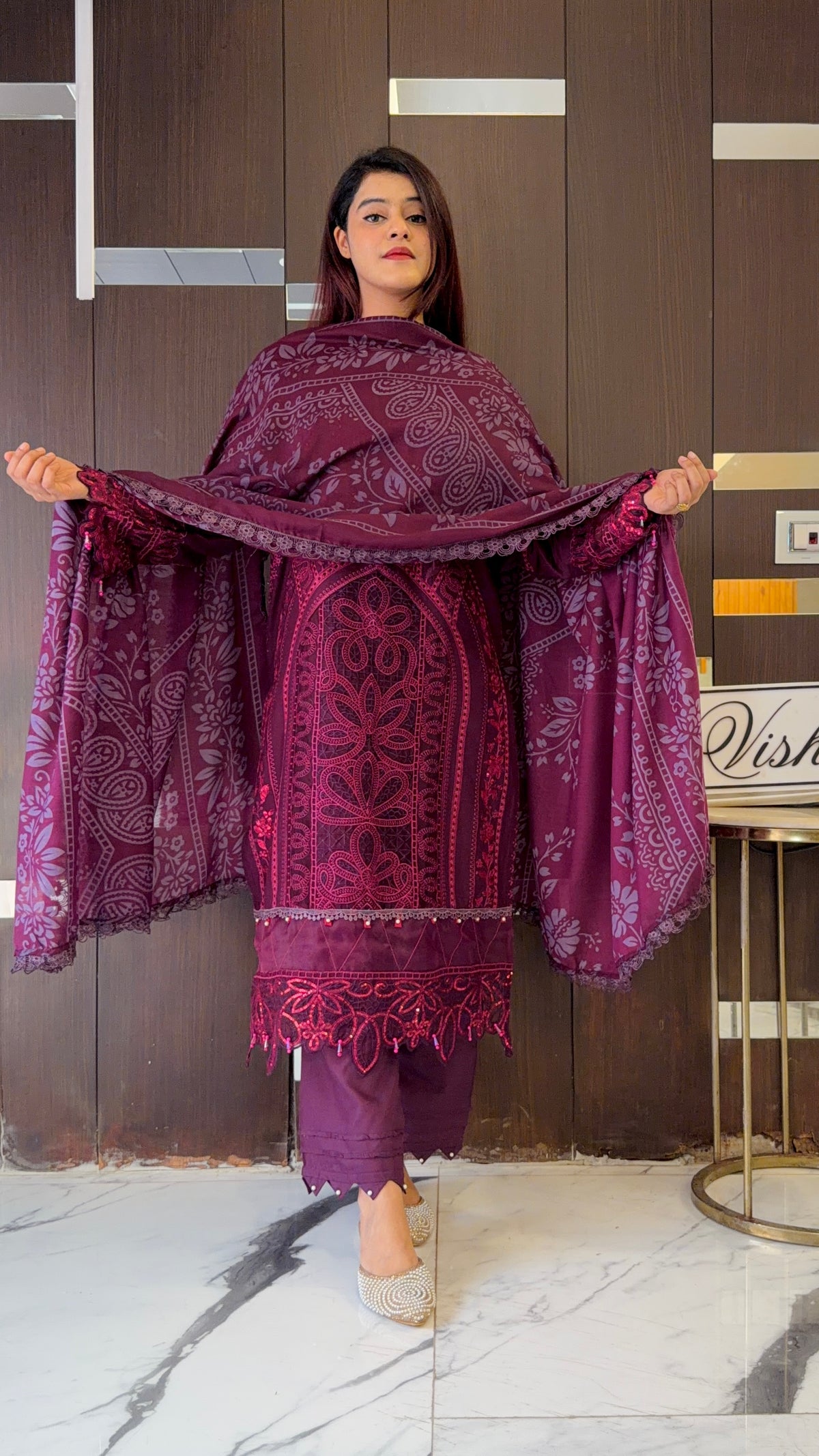 Izmir Pakistani Luxe Lawn Set 07