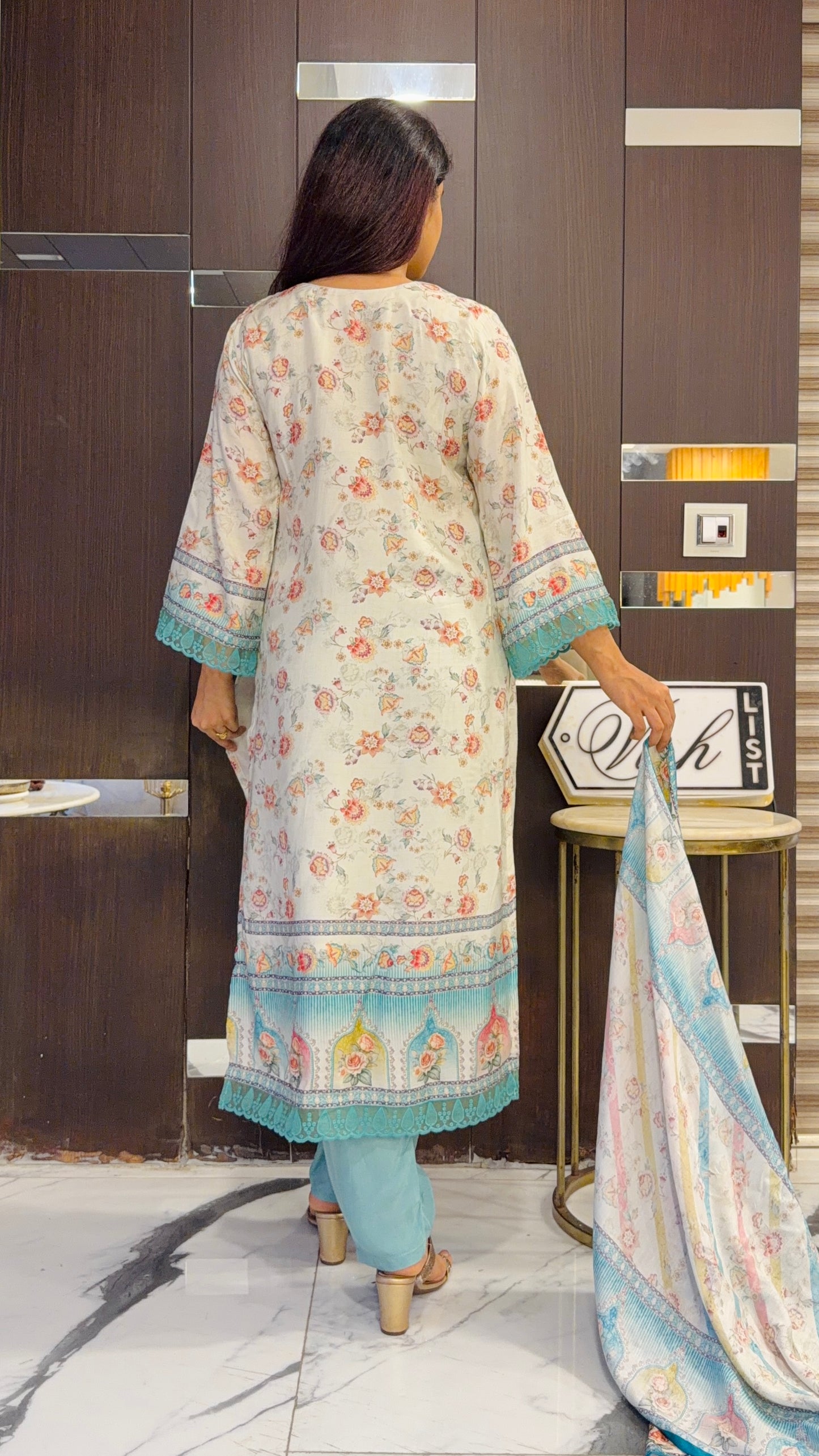 Shifa Pakistani Muslin Suit 02
