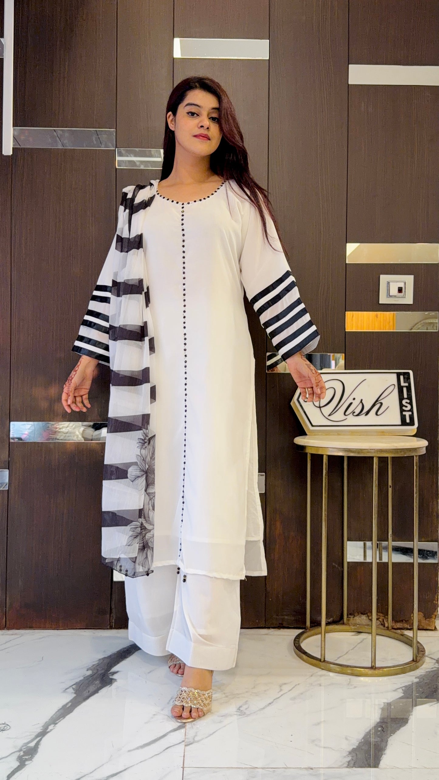 Hania Amir Pakistani Formal Set 01