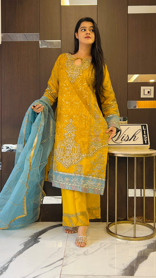 Mahenoor Pakistani Formal Set 03