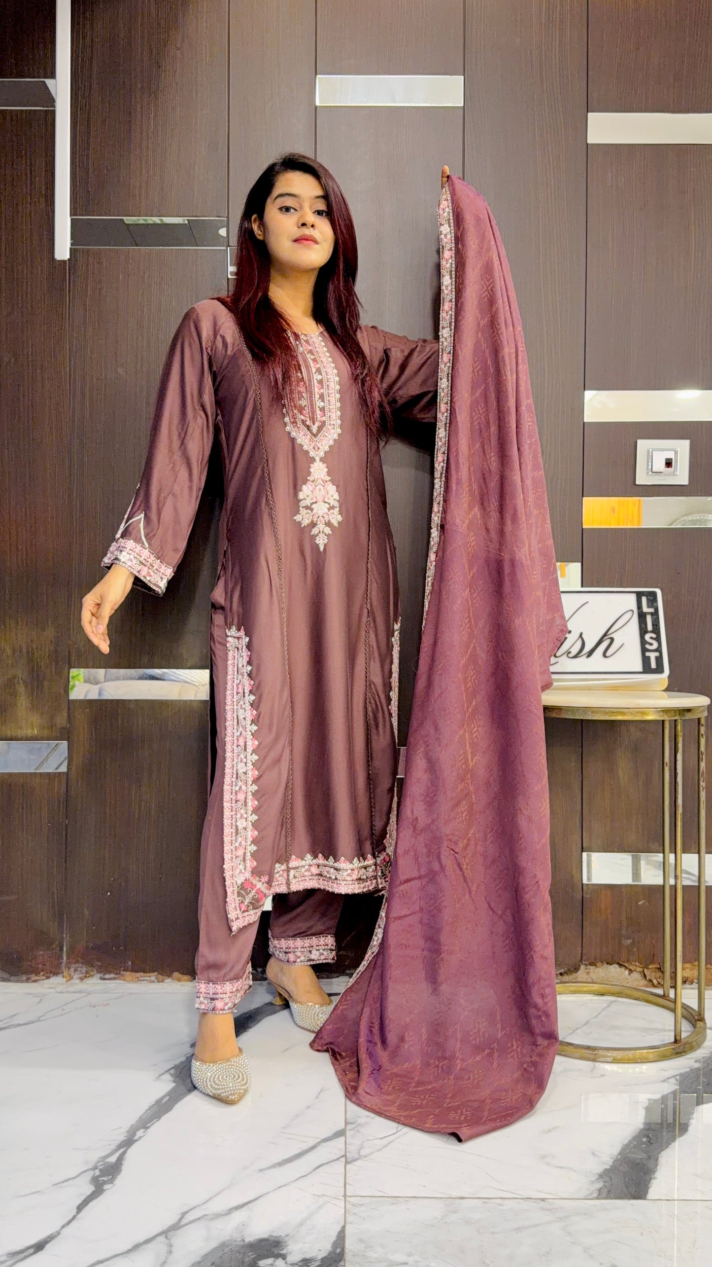 Pari Pakistani Kaftan Set 12