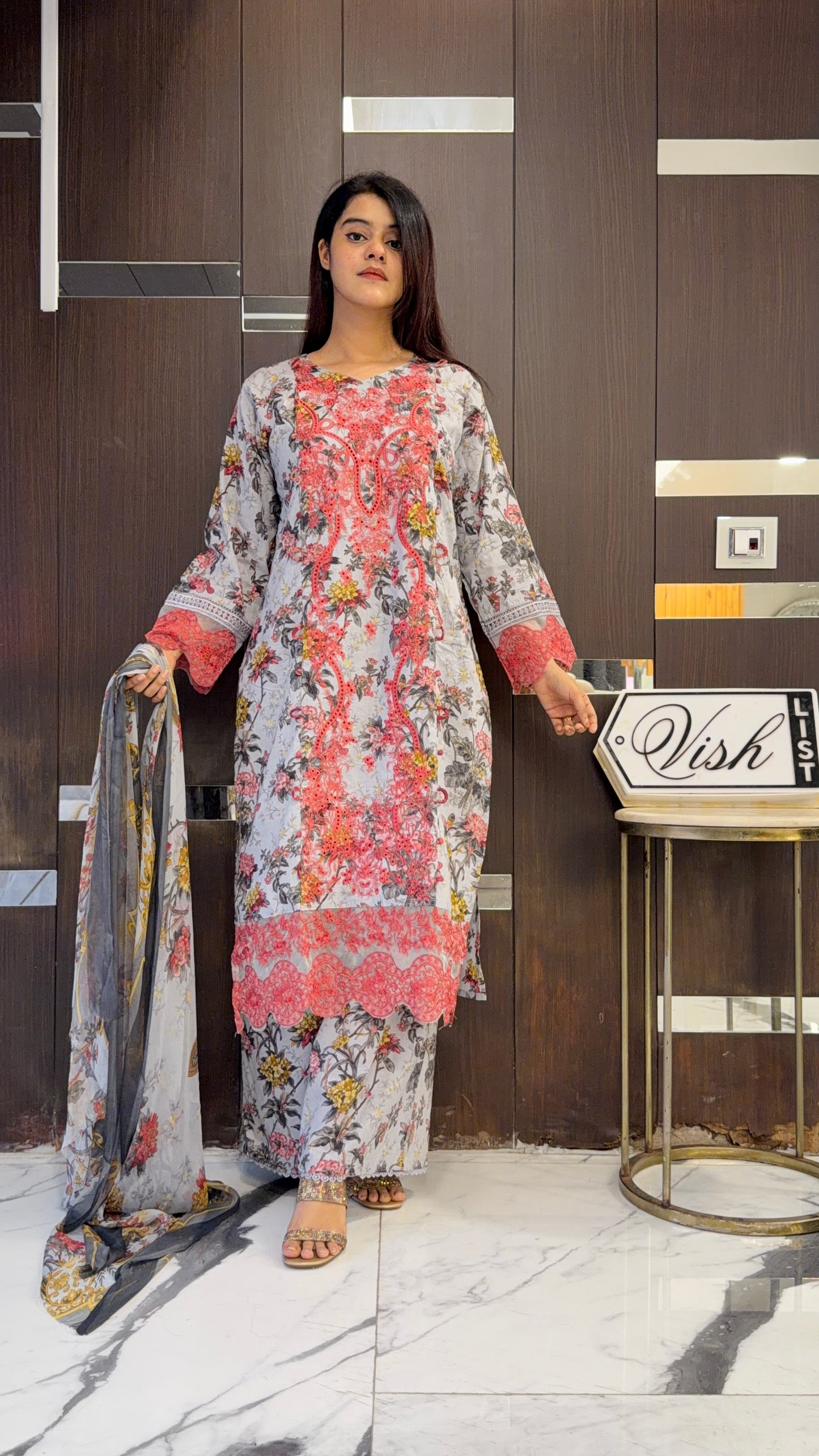 Raha Pakistani Lawn Set 07