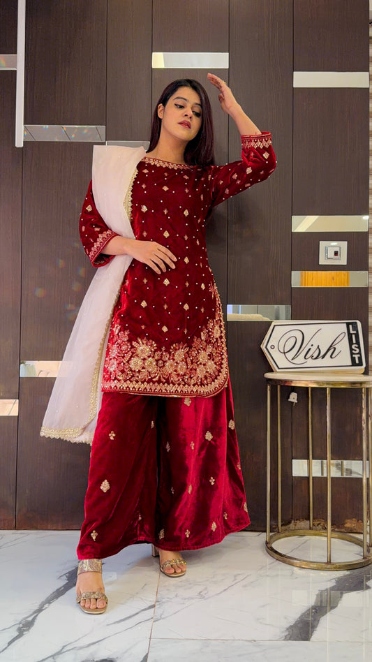 Durefishan Pakistani Velvet Suit 01