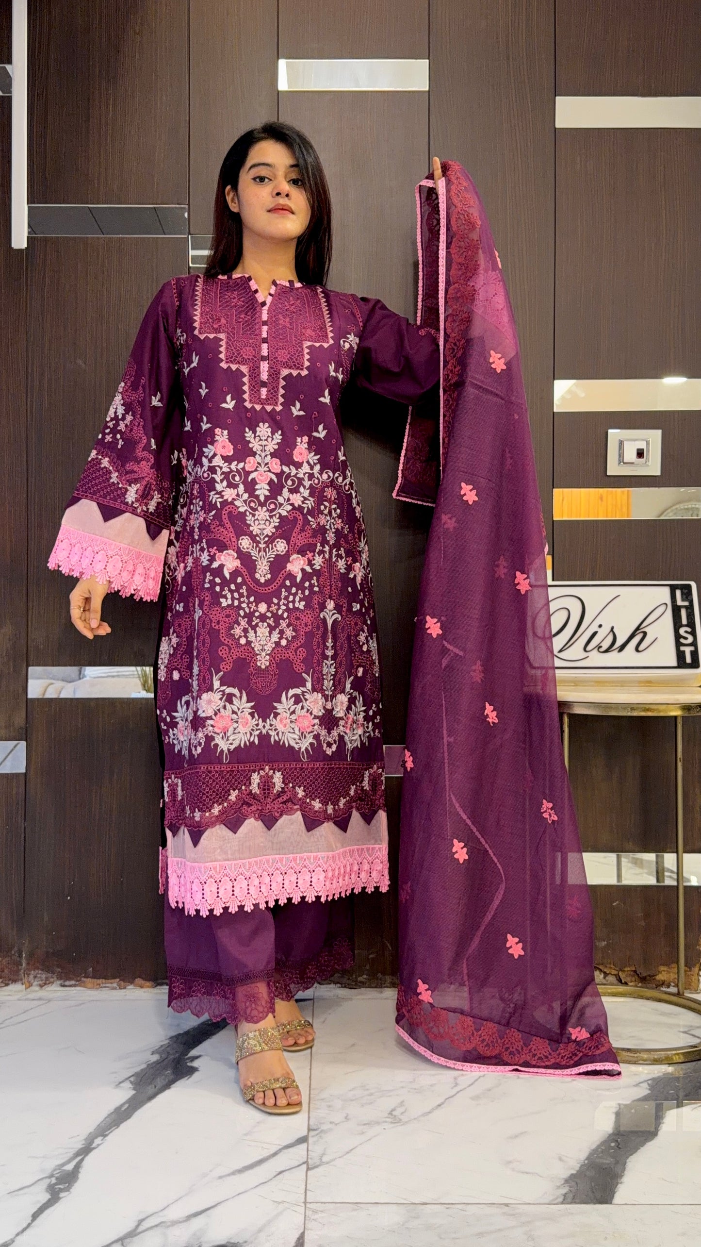 Raha Pakistani Luxe Lawn Set 09