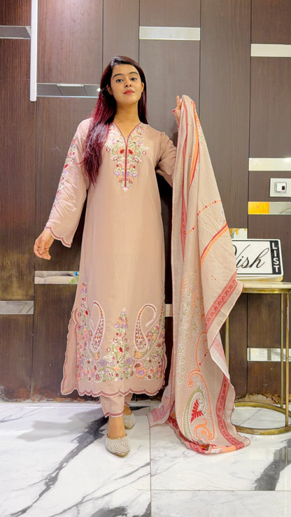 Pari Pakistani Kaftan Set 17