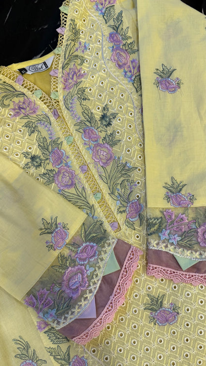 Dananeer Pakistani Luxe Lawn Set 06