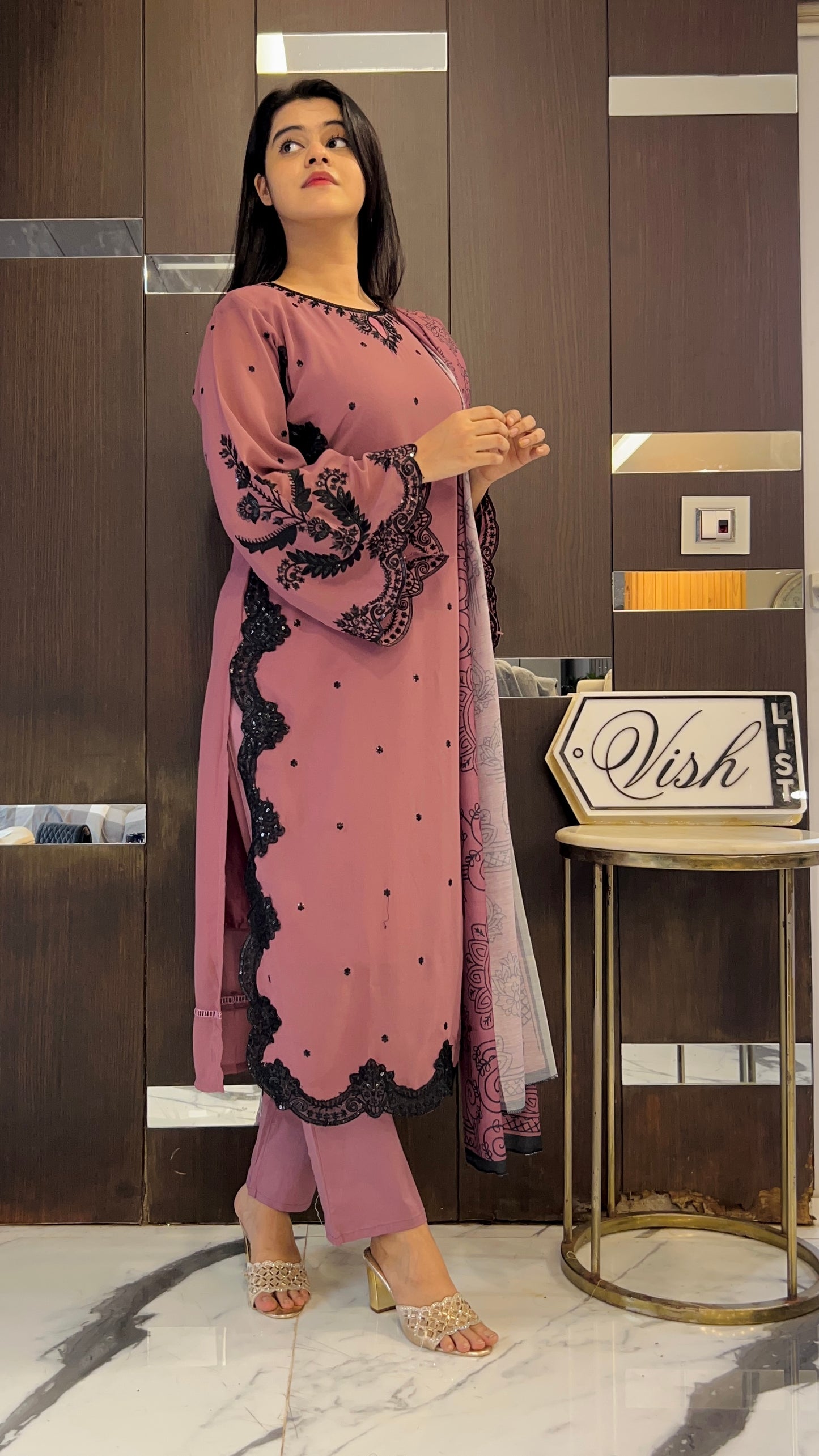 Zoya Semi-Formal Pakistani Suit 03